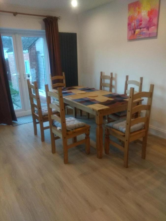 Cheltenham - 3 Bedroom, Parking, Disneyplus Exterior foto